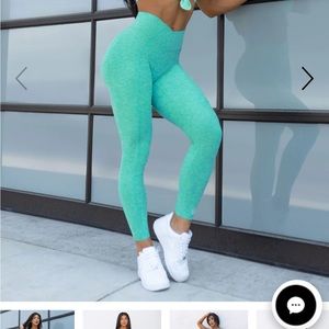 Bombshell sportswear mint colored leggings